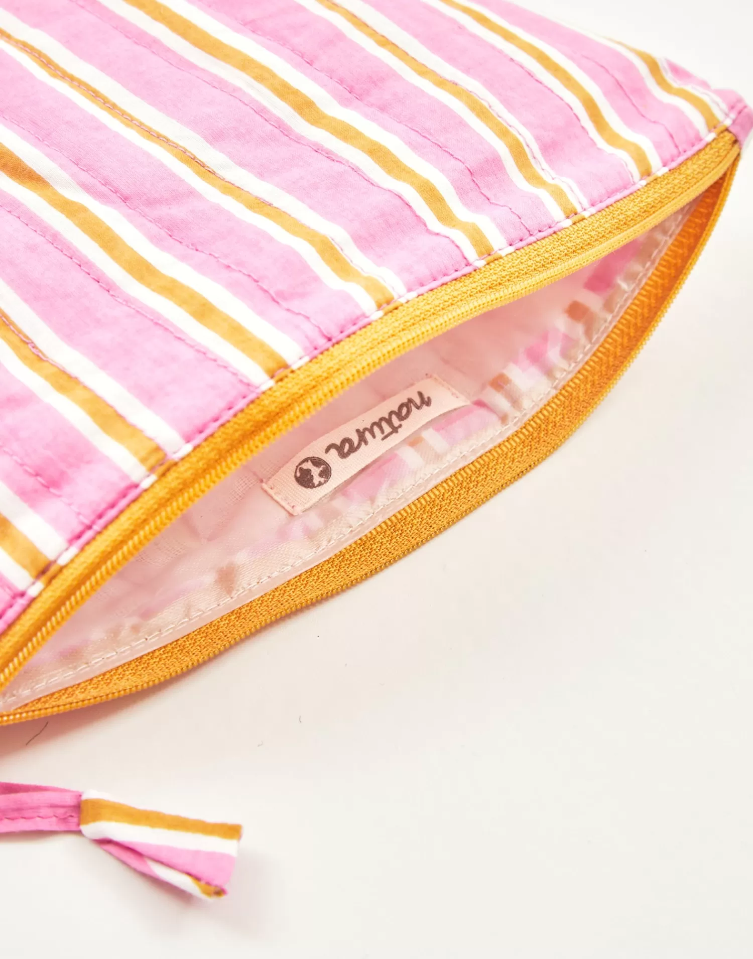 Cases*Natura Selection Large Jaya Striped Toiletry Bag 148168-STRIPES