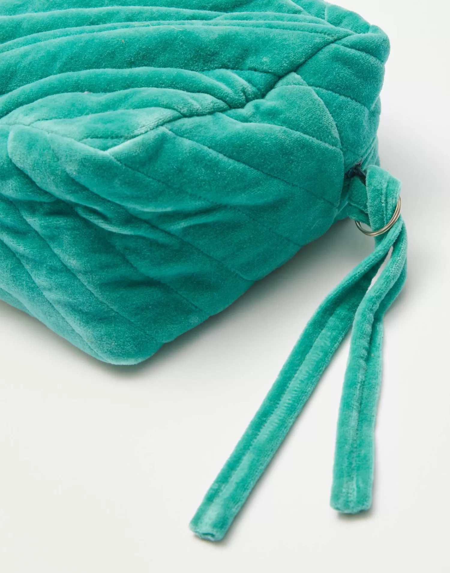 large_velvet_toiletry_bag_6-2.webp Cases*Natura Selection Large Velvet Toiletry Bag