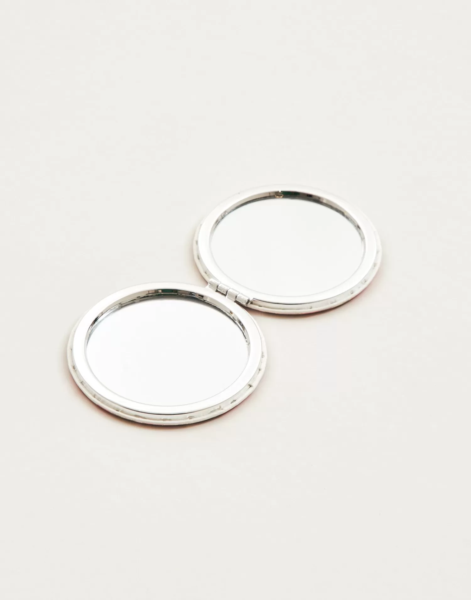 pocket_mirror_24-1.webp Other Accessories | Travel*Natura Selection Pocket Mirror