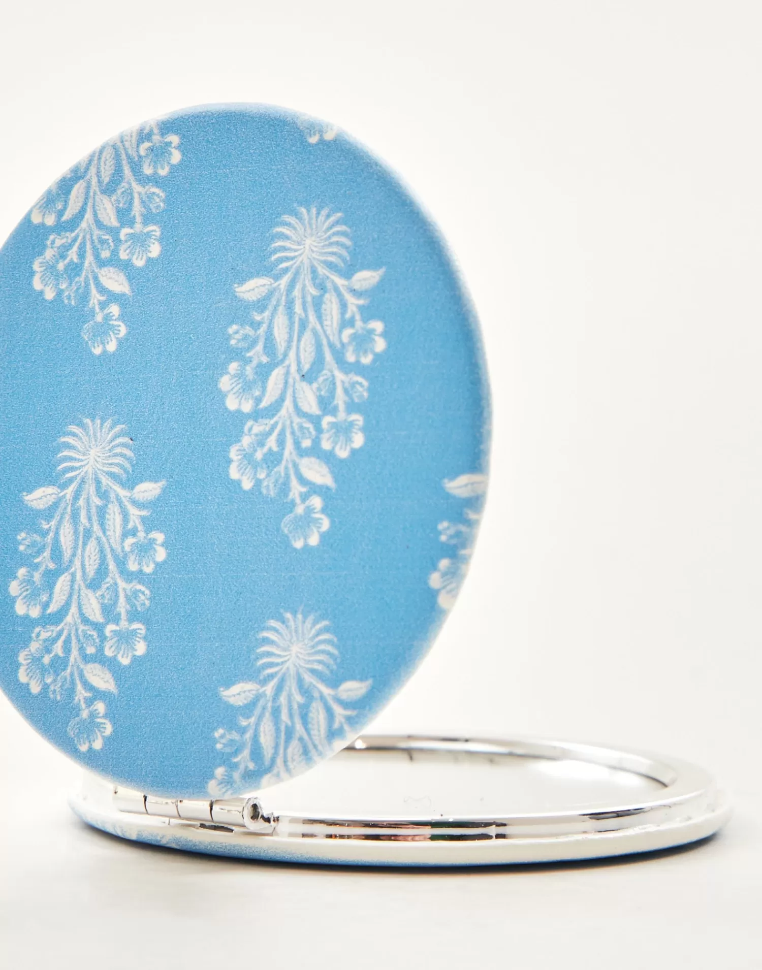 pocket_mirror_3-1.webp Other Accessories | Travel*Natura Selection Pocket Mirror