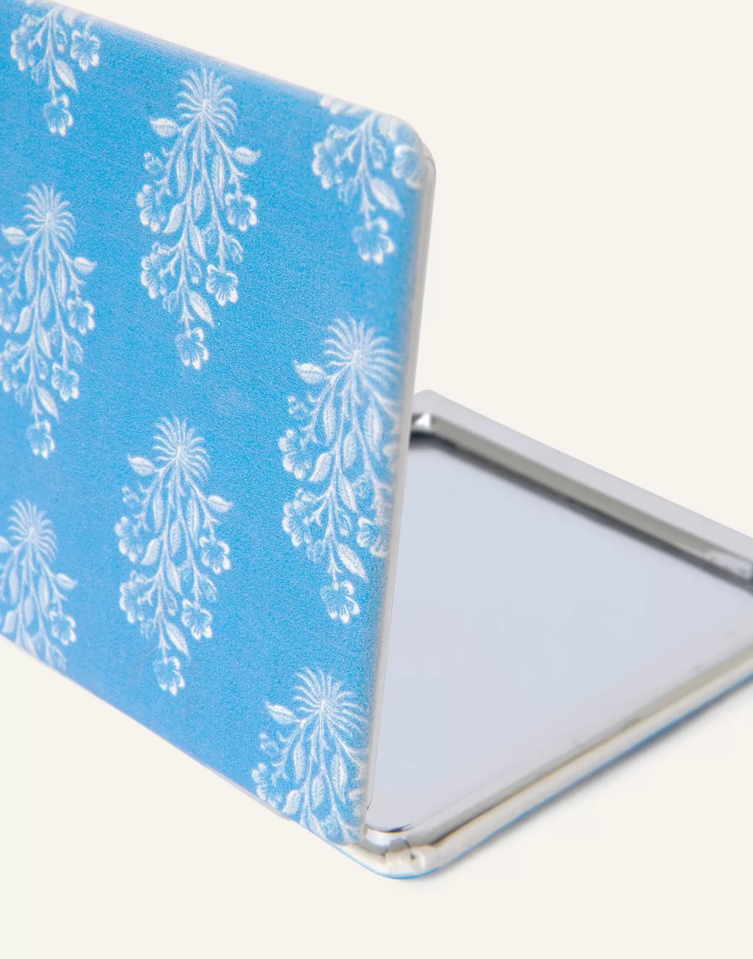 pocket_mirror_5-1.webp Other Accessories | Travel*Natura Selection Pocket Mirror