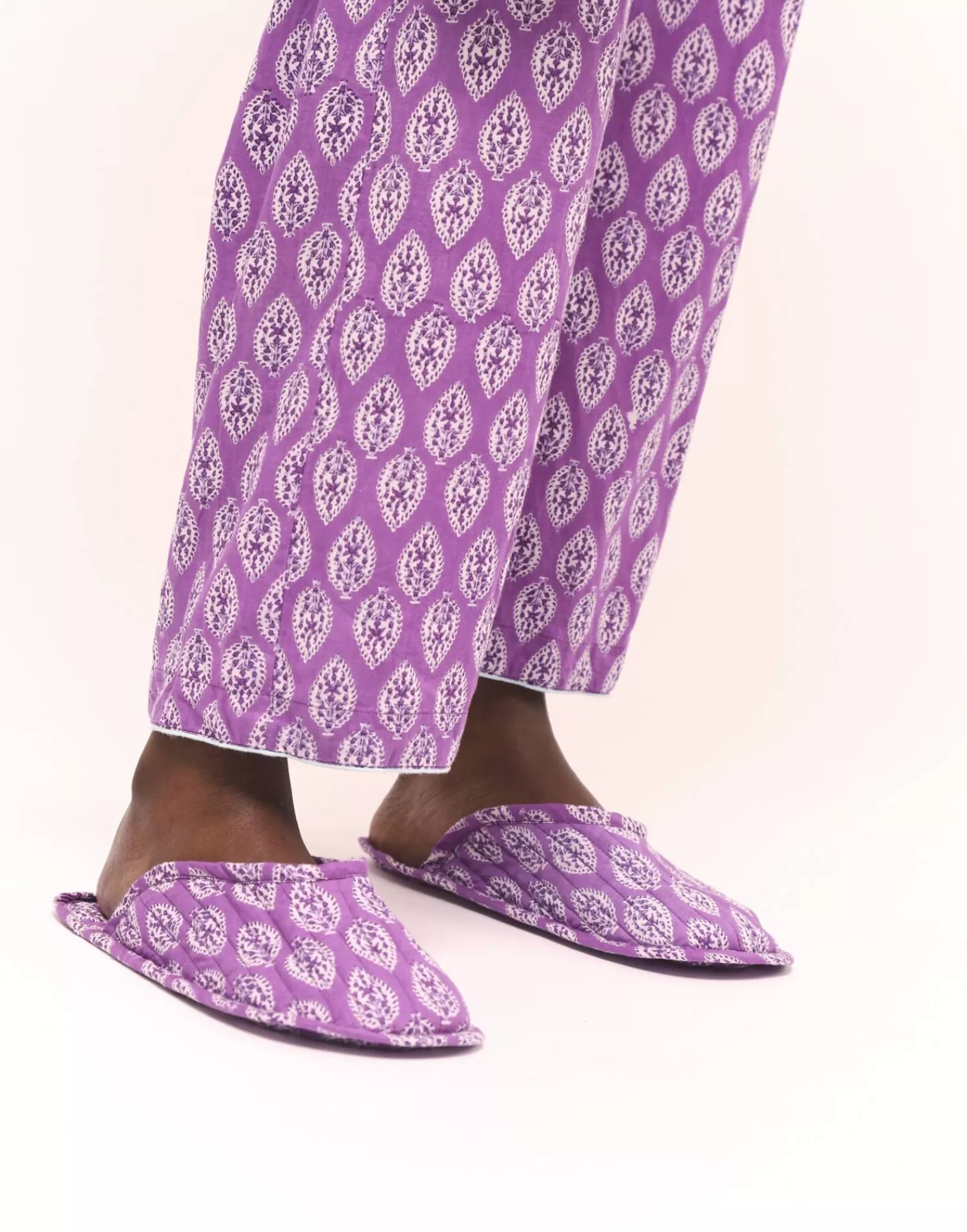 travel_slippers_with_bag_jaya_4-2.webp Slippers | Travel*Natura Selection Travel Slippers With Bag Jaya